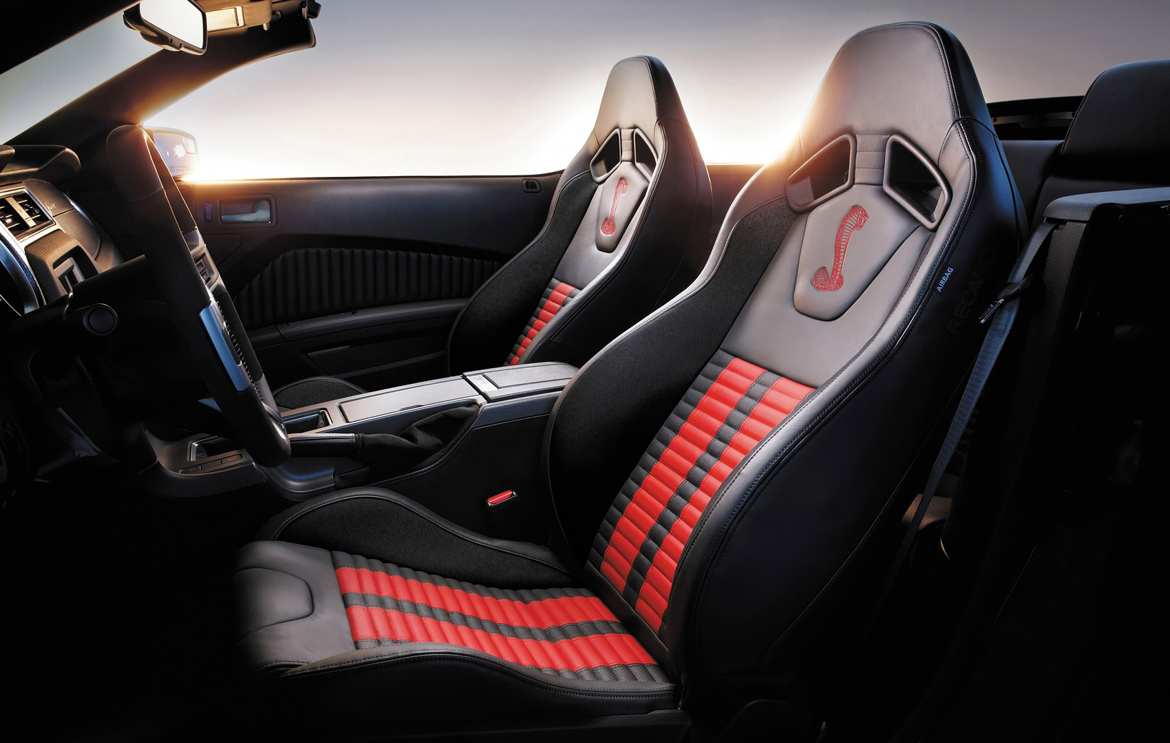 WDI produces seats for RECARO and Ford Mustang. WDI also purchases ownership of SIXINCH USA. 